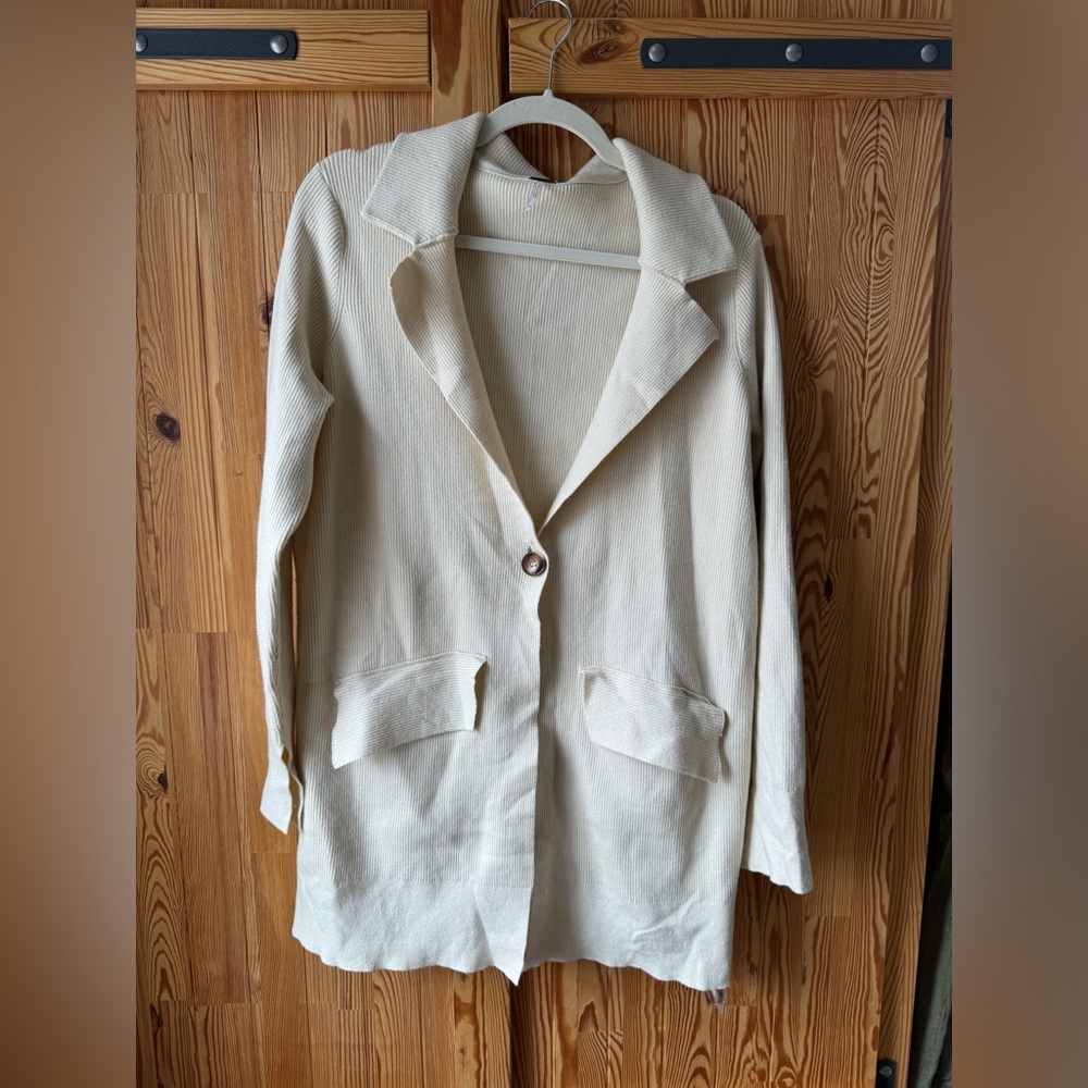 DARLING CREAM CARDIGAN